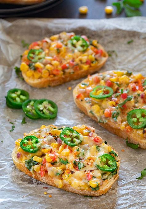 Chili Cheese Toast Indian, Masala Corn Toast, Bread Starters Recipes, Corn Indian Recipes, Corn Toasties Recipes, Indian Party Recipes, Bread Appetizers For Party, Indian Brunch Ideas, Indian Appetizers Vegetarian