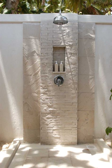 Outside Showers, Outdoor Showers, Outdoor Bathroom, Outdoor Shower, Outdoor Spaces, Bathroom Ideas, Beach House, Outdoor Living, Home Sweet Home