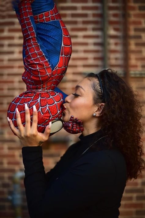 Spiderman Theme Photoshoot, Family Spiderman Costumes, Spider Man Photo Shoot, Spider Man Characters, Toddler Spiderman Costume, Spider Man Themed Birthday Party, Spiderman Photoshoot, Superhero Photoshoot, Birthday Photoshoot Ideas Boys