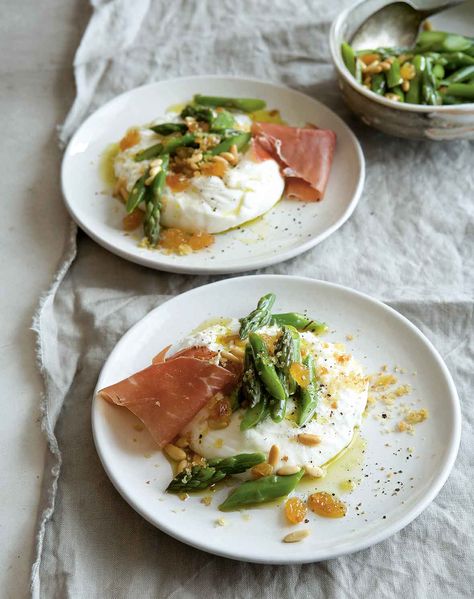 Burrata with Asparagus Recipe Cheese Asparagus, Asparagus Recipes Oven, Asparagus Dishes, Asparagus Recipes Baked, Burrata Cheese, Asparagus Recipe, Pine Nuts, Food Presentation, Appetizer Snacks