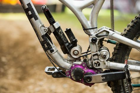 Jannick Lange's DIY Commencal Supreme with Pinion Gearbox - A Commencal and a Gearbox Walk Into a Bar - Mountain Biking Pictures - Vital MTB Mtb Frames, Electric Bike Diy, Mt Bike, Road Bike Frames, Bicycle Camping, Bicycle Diy, Mountain Bike Trail Features, Giant Mtb, Suspension Bike