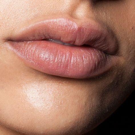 How Chapped Lips Could Be Caused by Dry Skin — Expert Advice | Allure Lips Pic, Lips Images Pictures, Lips Photography Idea, Lips Reference, Lips Close Up Photography, Mouth Anatomy, Skin Lightening Diy, Lips Photo, Skin Photo