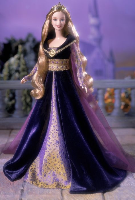 Princess of the French Court™ Barbie® Doll | Barbie Collector    Collector Edition, Release Date: 12/1/2000     Product Code: 28372 Princess Barbie Dolls, Dolls Of The World, Barbie Gowns, Im A Barbie Girl, Barbie Style, Barbie Toys, Princess Collection, Barbie Princess, Barbie I