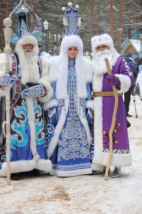 Cultural Clothing, Authentic Costumes, Russian Christmas, Russian Santa, Snow Maiden, Christmas Suit, New Year Pictures, Christmas Diamonds, Russian Culture