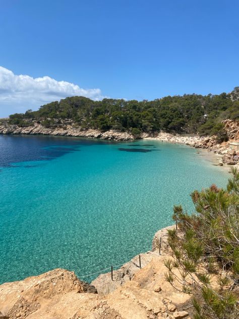 #ibiza #beach #summer Ibiza Beach Aesthetic, Ibiza Aesthetic, Ibiza Trip, Europe Vibes, European Beach, Ibiza Vibes, Ibiza Travel, Ibiza Beach, Balearic Islands