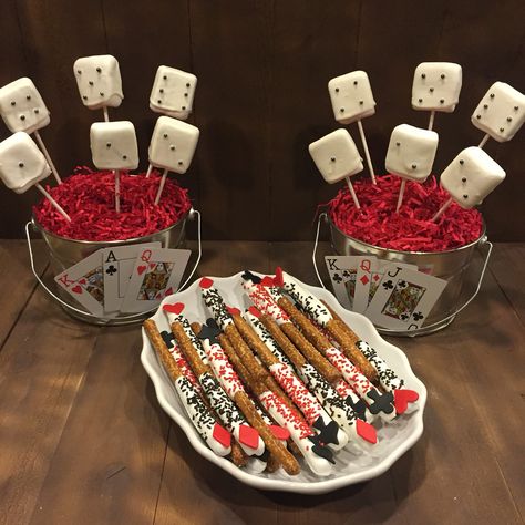 Poker themed desserts.  Dice marshmallow pops and matching chocolate covered pretzel rods. Desserts For Poker Night, Dice Cake Pops, Poker Desserts, Casino Theme Party Treats, Casino Theme Desserts, Casino Theme Treats, Casino Desserts, Casino Prom, Casino Birthday Party