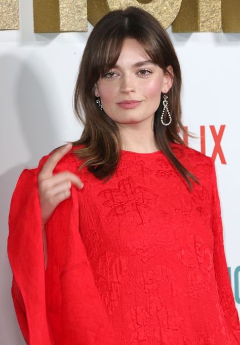 Emma Mackey Haircut, Emma Mackey Hair, Famous French Actresses, Emma Mackey, Future Board, Emma Myers, Fringe Festival, French Actress, Hair Color And Cut