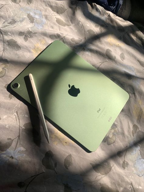 Ipad air 4 aesthetic Apple Ipad Air Aesthetic, Ipad Air 4 Aesthetic Wallpaper, All Apple Products Aesthetic, Ipad Air 4 Green, Apple Ipad Aesthetic, Ipad Air Green, Ipad Air 4 Aesthetic, Ipad 13 Pro, Apple Products Aesthetic