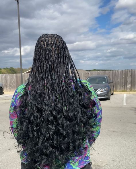 Thee French curl 😍#summerbraids #knotlessbraids #frenchcurlsbraids #knotlessbraids Knotless Braids With Curls, Hairstyles French, Curl Braids, Jojo Jojo, Summer Braids, French Curl, Braids With Curls, Knotless Braids, Braid Hairstyles