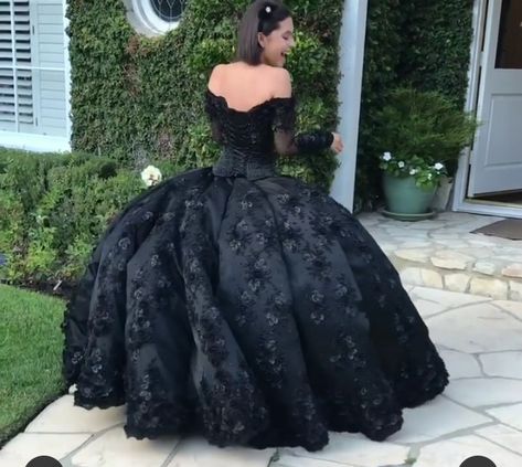 Black Quinceanera Dresses With Flowers, Black Quinceanera, Victorian Ball Gowns, Angela Aguilar, Victorian Wedding Dress, Black Quinceanera Dresses, Quince Dresses, Black Wedding Dresses, Black Wedding