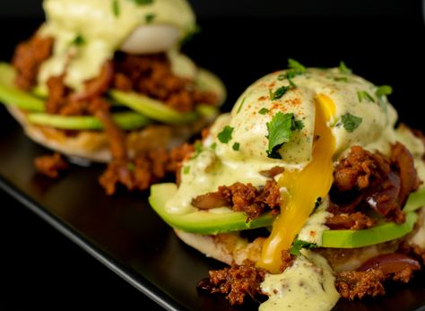 Mexican Brunch, Mexican Eggs, Easy Eggs Benedict, Eggs Benedict Recipe, Egg Benedict, Recipe Mexican, Ideas For Breakfast, Mexican Breakfast Recipes, Morning Brunch