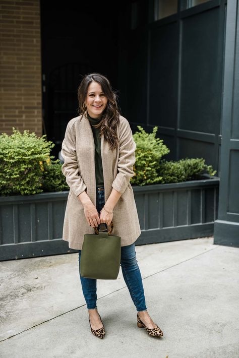 5 Hunter Green Bags To Love Under $100 Green Purse Outfit Fall, Olive Green Purse Outfit, Olive Green Bag Outfit, Anya Outfit, Green Purse Outfit, Green Bag Outfit, Bag Outfit Ideas, Olive Boots, Green Bags