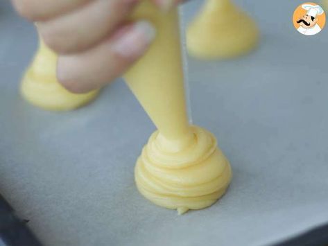 Pâte à choux inratable - Recette Ptitchef Rolling Pin, Candle Holders, Favorite Recipes, Rolls, Pasta, Profiteroles