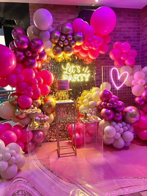 Beautiful Birthday Party Decorations 18th Birthday Party Ideas For Girls Decoration, Decoration For 18th Birthday Girl, Pink Glam Birthday Party, Birthday 17 Girl, 15 Birthday Party Ideas For Girls, 19 Birthday Ideas Decoration, Majorat Ideas, Decoracion Fiesta Neon Party Ideas, Neon Decorations Party