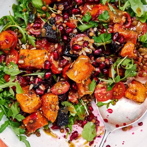 Rachel Ama's Beetroot and Squash Salad with Tahini Dressing | Vegan Recipes Curry Lasagna, Beets And Butternut Squash, Roasted Veg Salad, Roast Beetroot, Recipe For Roast, Salad With Tahini Dressing, Beetroot Recipes, Easy Curry, Squash Salad