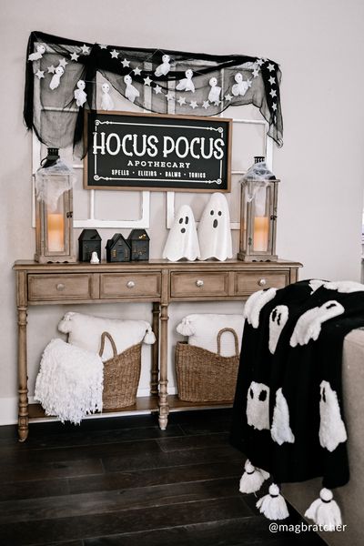 Not So Scary Halloween Decorations, Ghost Wall Decor, Modern Farmhouse Halloween, Coffee Table Halloween Decor Ideas, Halloween Aesthetic Decor, Porch Halloween Decor, Halloween Entry Table, Black And White Halloween Decor, Stylish Halloween Decor