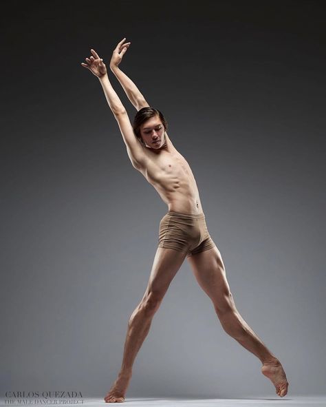 Gabriel Figueredo (@biel_figueredo) • Instagram photos and videos Ballet Pose Reference, Male Ballerina, Ballet Male, Black Boxers, Ballet Pose, Ballet Dance Photography, Dancer Photography, Cool Pose, Male Ballet