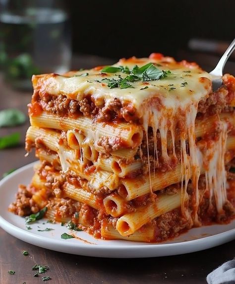 Easy Baked Ziti Recipe Chilighetti Recipe, Crockpot Ziti Recipes, Homemade Ziti, Ziti With Ricotta Cheese, Ziti Bake, Bake Ziti, Pasta And Potatoes, Baked Ziti With Sausage, Easy Baked Ziti