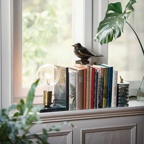 Window Sill Planter Ideas, Style Window Sill, Office Window Sill Decor, Deep Window Sill Decor, Windowsill Decor Living Room, Deep Window Sill Ideas, Window Sill Ideas Decoration, Decorate Window Sill, Internal Window Sill