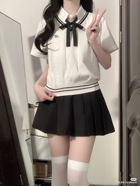 Korean Uniform School, Quick Outfits, Japanese Outfits, Cute Simple Outfits, Really Cute Outfits, Girls Fashion Clothes, Fancy Outfits, Japan Fashion, Stage Outfits