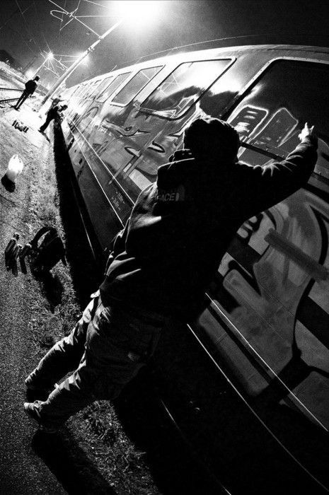 Graff Art, Graffiti Tattoo, Graffiti Photography, Night Portrait, Graffiti Tagging, Street Life, Graffiti Wallpaper, Graffiti Designs, Foto Art