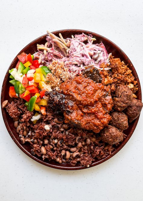 Vegan Ghanaian Food, Food From Africa, Waakye Ghana Recipe, Waakye Recipe, Congo Food, Culture Textiles, Ghana Recipes, Vegan African Recipes, African Stew