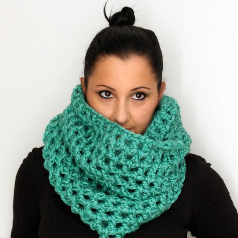 Foundation Half Double Crochet, Scarf Chunky, Hat Patterns Free, Scarf Tutorial, Knitting Patterns Free Hats, Chunky Scarf, Free Scarf, Green Crochet, Crochet Hats Free Pattern