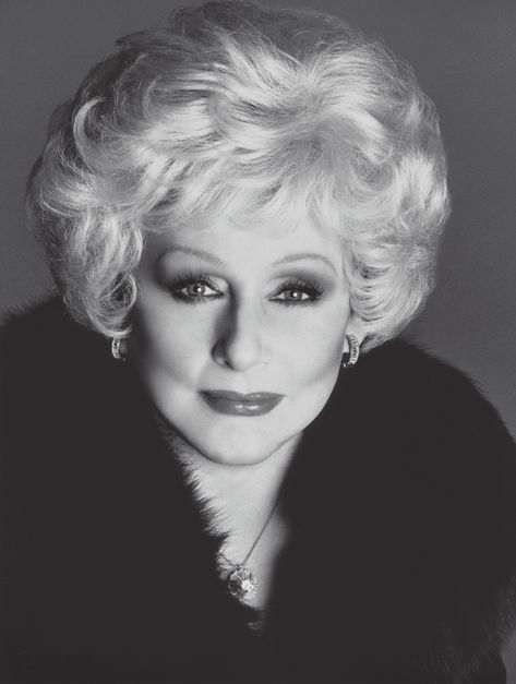 2003 - Making History: Mary Kay Ash was honored as the Greatest Female Entrepreneur in American History by a panel of academicians and business historians. Mary Kay Ash Quotes, May Kay, Happy Birthday Mary, Kosmetyki Mary Kay, Mary Kay Inc, Selling Mary Kay, Imagenes Mary Kay, Mary Kay Skin Care, Mary Kay Ash