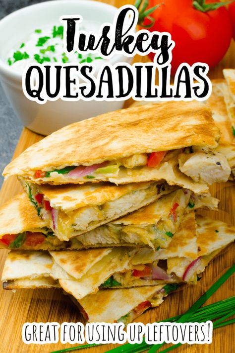 Turkey Quesadilla Recipes, Brunch Thanksgiving, Low Carb Wrap, Turkey Wrap Recipes, Shredded Turkey Recipes, Turkey Lunch, Food For Lunch, The Best Turkey, Thanksgiving Leftover Recipes