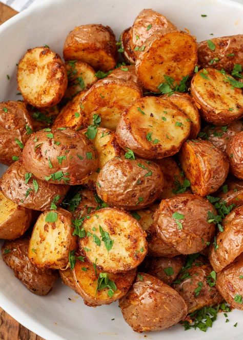 Parmesan Roasted Red Potatoes, Air Fryer Red Potatoes, Fried Red Potatoes, Simple Cheese Sauce, Mother's Day Brunch Menu, Parmesan Roasted Broccoli, Red Potato Recipes, Air Fryer Recipes Vegetarian, Red Potato