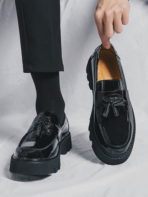 Men's Formal Thick Platform Leather Shoes, Height Increasing And Simple Design #fashion #sneakerstrends #summershoes #springshoes #iconic #aesthetic #fashionista #trainers #casual #mens. https://whispers-in-the-wind.com/category/mens/? Dress Shoes Men Loafers, Black Loafers Men, Official Shoes, Gents Shoes, Men Shoes Formal, Business Casual Shoes, Minimalist Shoes, Black Dress Shoes, Men Formal