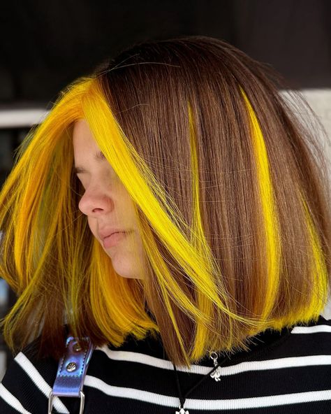 Head-Turning Yellow Hair Ideas for Girls with Flair Yellow And Brown Hair, Yellow Blonde Highlights, Yellow Hair Ideas, Bob With Blonde Highlights, Brunette With Blonde, Brunette With Blonde Highlights, Color Block Hair, Yellow Hair Color, Yellow Blonde