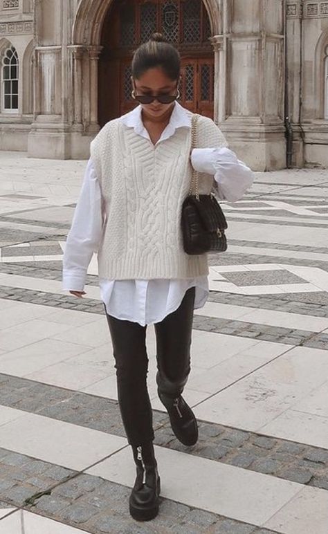 Half Sleeve Sweater Outfits Women, Oversized White Vest Outfit, How To Wear Knitted Vest, Collared Shirt Under Sweater Outfit, Beige Knit Vest Outfit, White Knit Vest Outfit, Oversized Knit Vest Outfit, Oversized Sleeveless Sweater Vest For Winter, White Knitted Vest Outfit