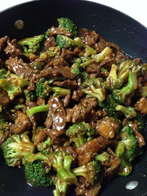 Beef broccoli Beef And Broccoli Aesthetic, Broccoli Aesthetic, Carbs Meal Prep, Beef Broccoli, Beef And Broccoli, Food Infographic, Food Trip, Food Video, Dream Food