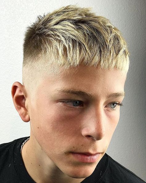 Clipper Haircut, 2018 Hair, Undercut Pompadour, Disconnected Undercut, High Fade, Mens Hair Trends, Style Hairstyle, Fade Haircuts, Slick Back