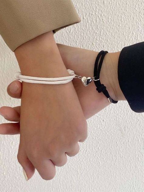 2 pièces Bracelet couple magnétique à breloque cœur | Mode en ligne | SHEIN FRANCE Cute Long Distance Relationship, Long Distance Bracelets, 2 Bff, Matching Couple Bracelets, Distance Bracelets, Braided Rope Bracelet, Best Friend Bracelets, Bracelet Couple, Friendship Jewelry