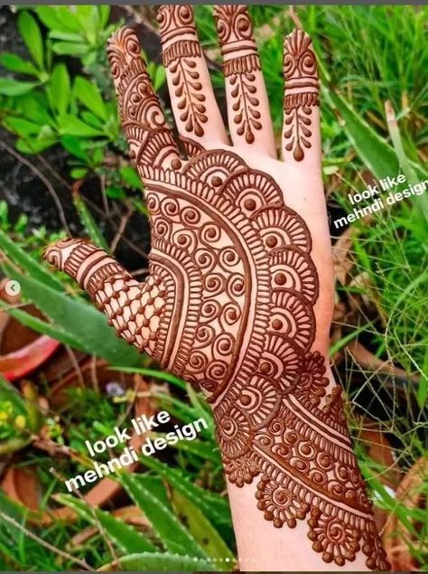 Mehndi Designs Traditional, Beautiful Simple Mehndi Design, Beautiful Mehndi Designs, Simple Arabic Mehndi, Front Mehndi Design, Palm Mehndi Design, Simple Mehendi Designs, Simple Arabic Mehndi Designs, Mehndi Designs For Kids