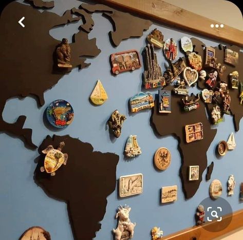 Travel Magnets Display Ideas, Travel Magnet Display Ideas, Travel Manifestation, Travel Room Decor, Map Display, Souvenir Display, Travel Room, World Map Travel, Travel Wall Decor