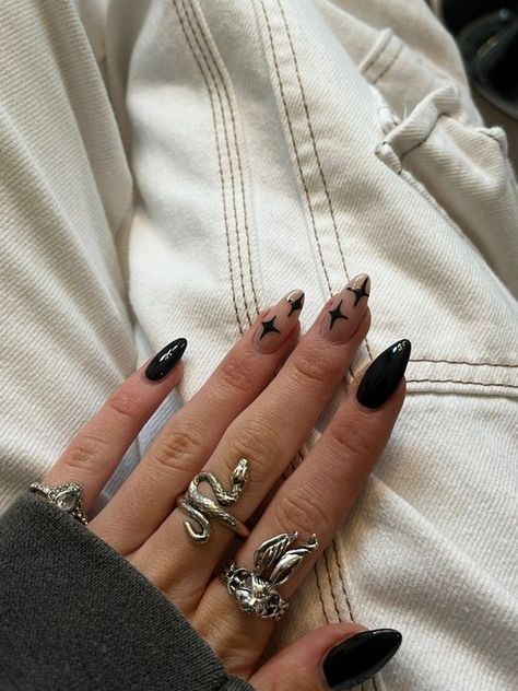 Black Almond Nails, Unghie Sfumate, Black Acrylic Nails, Edgy Nails, Grunge Nails, Her Nails, Black Nail Designs, Almond Acrylic Nails, Dream Nails