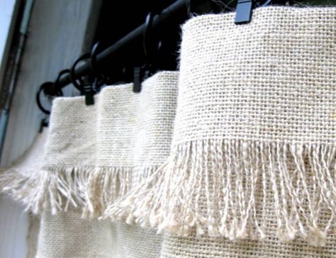 Burlap Window Treatments, Cortina Boho, Rideaux Shabby Chic, Coastal Dining, Burlap Curtains, No Sew Curtains, Home Staging Tips, Sell Your House Fast, Cafe Curtains