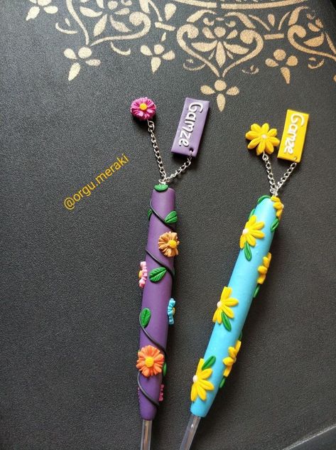 Clay Pens, Pencil Topper Crafts, Polymer Clay Pens, Clay Pen, Clay Crafts For Kids, Origami And Quilling, Beaded Hair Pins, Pen Craft, Handmade Wedding Gifts