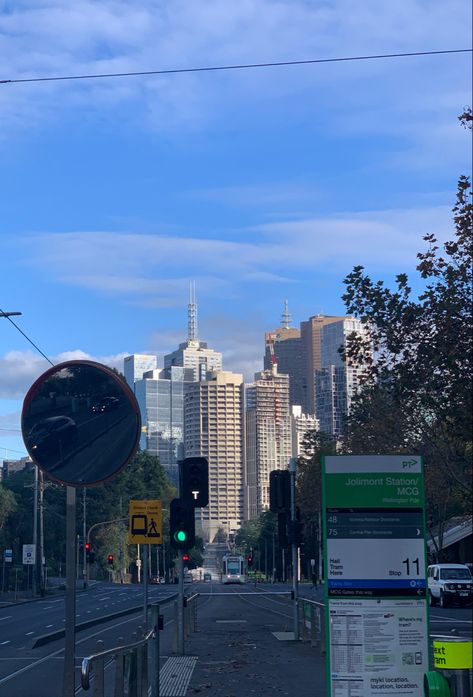 City Phone Wallpaper, Melbourne Wallpaper, Melbourne Australia City, Aesthetic Lockscreen Wallpaper, Melbourne Tram, Australia City, Aesthetic Lockscreen, Football Illustration, Uni Life