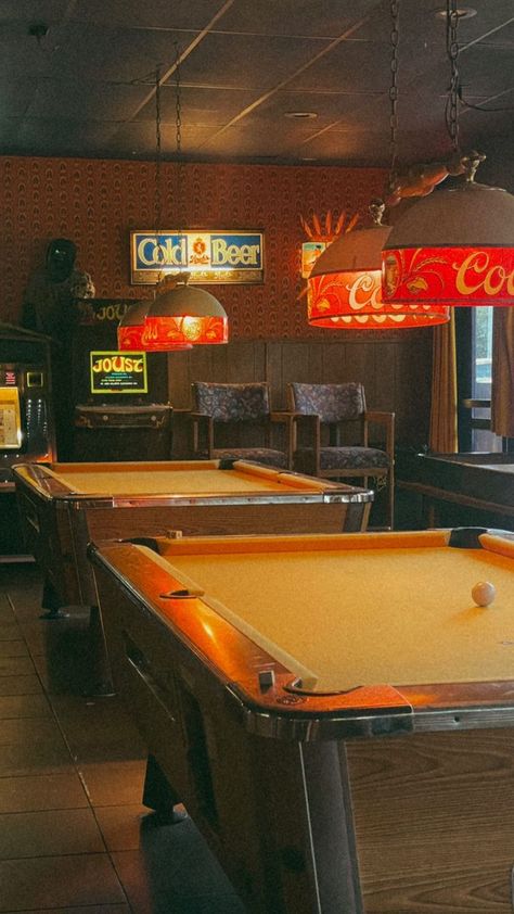 Vintage Sports Bar Aesthetic, Old Dive Bar Aesthetic, Country Pub Aesthetic, Vintage Pool Table Aesthetic, Hole In The Wall Bar, 60s Bar Aesthetic, Retro Dive Bar, Bar Wallpaper Aesthetic, Chill Bar Aesthetic