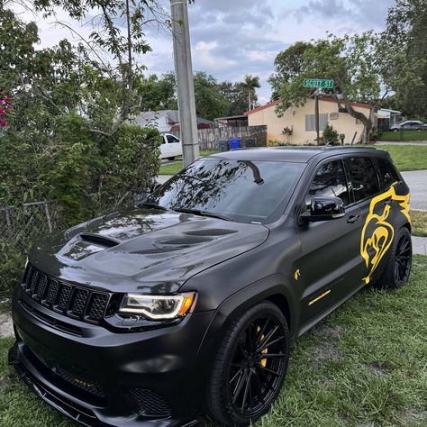 Trackhawk Jeep, Srt Trackhawk, Jeep Trackhawk, Srt Jeep, Matte Black Wrap, Auto Wrap, Jeep Srt8, Toyota Jeep, Best Suv Cars