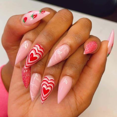 Easy Valentines Day Nail Designs, Detailed Valentines Nails, Different Valentines Nails, Crazy Valentines Nails, Short Stiletto Valentines Nails, Nail Saint Valentin, Valentine’s Day Nails Stiletto, Layered Heart Nails, Nails Saint Valentin