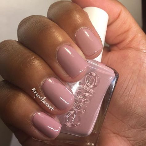 FOUND! The Perfect Pinky Nude Polishes for Brown Skin | BELLEMOCHA.com Dark Skin Nail Polish, Natural Looking Nails, Skin Polish, Natural Nail Care, Pedicure Colors, Essie Gel Couture, Nude Nail Polish, Essie Gel, Super Nails