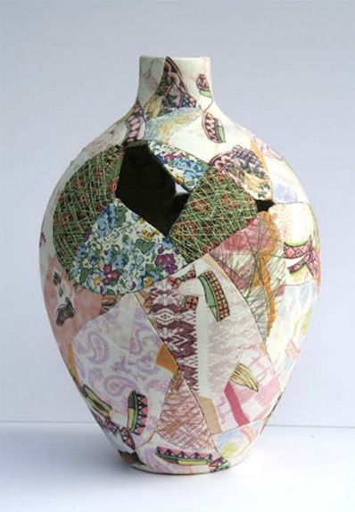 patchwork-vase-zoe-hillyard-398x574 Kintsugi Art, Coil Pottery, Pottery Form, Contemporary Crafts, Digital Print Fabric, Ceramic Design, Polymer Clay Art, Kids Art Projects, Inspiration Ideas