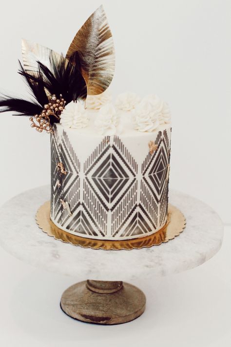 Black Boho Cake, White And Gold Cake For Men, Boho Birthday Cake For Women, 40th Black And Gold Cake, Black And Gold 50th Birthday Cake, Black White And Gold Birthday Cake, Stenciled Cake, Lobola Cake Ideas, Cake Stencil Designs