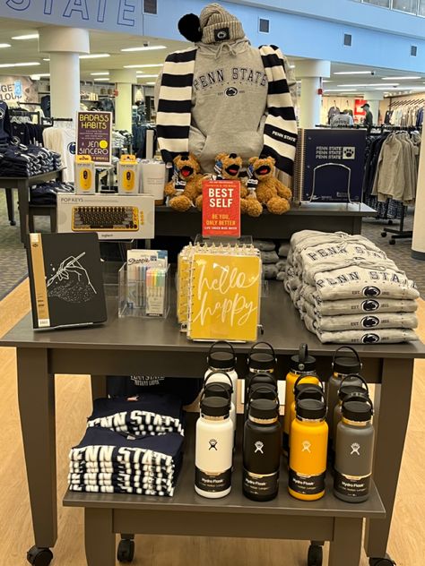 College Bookstore Displays, Tshirt Display Ideas Retail, Kids Clothing Store Design, Bookstore Ideas, Boutique Store Displays, Storefront Display, Merchandising Ideas, Spirit Store, School Store