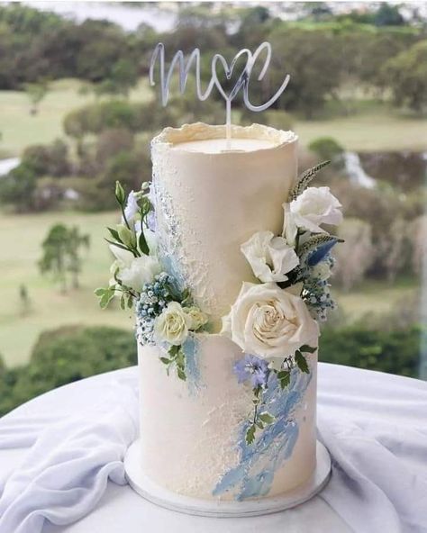 Simple White And Blue Wedding Cake, Blue Themed Wedding Cake, Baby Blue Wedding Cake, Blue Wedding Cake Ideas, Dusty Blue Wedding Cake, Wedding Cake Dusty Blue, Proposal Cake, Uae Wedding, Light Blue Wedding Cake